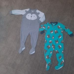 2 Carter's pajamas size 18 months